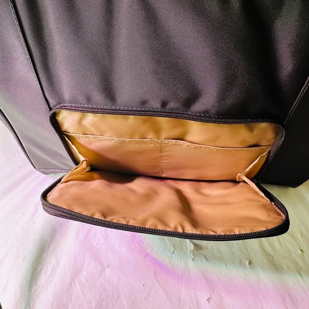 solo Brown Leather Messenger Bag with Adjustable Strap